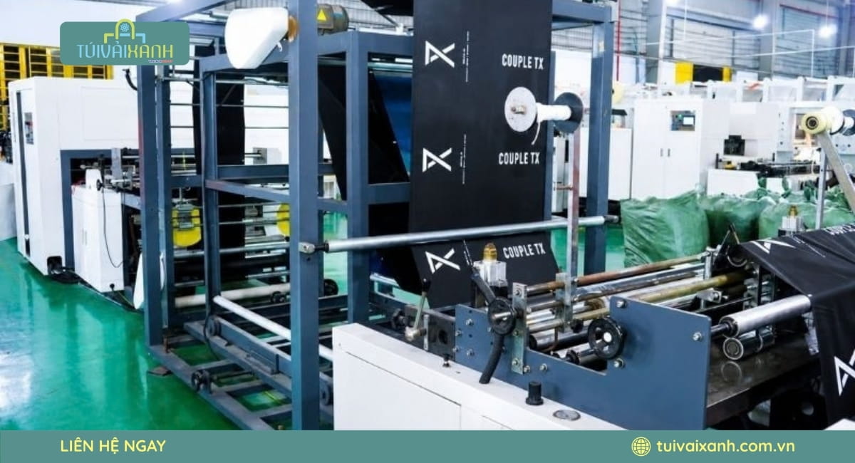 Máy móc sản xuất túi vải hiện đại tại Túi Vải Xanh