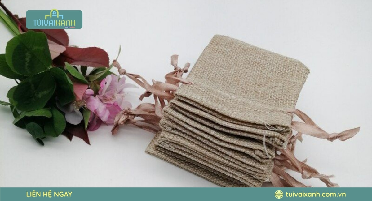 Túi vải đay dây rút có thiết kế tiện dụng, dễ bảo quản và sử dụng hằng ngày.