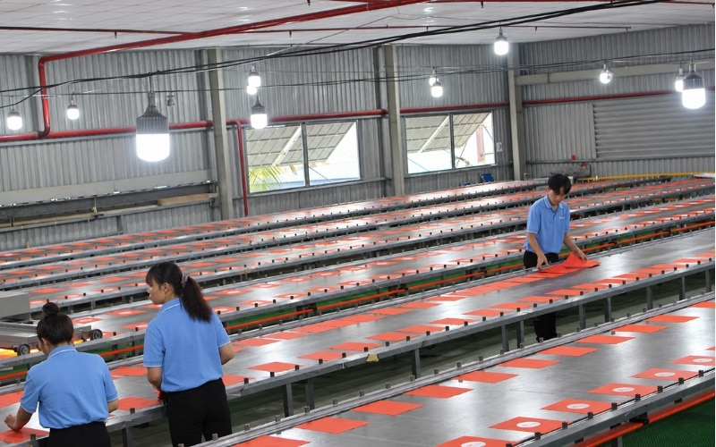Công đoạn in túi vải theo yêu cầu chuyên nghiệp