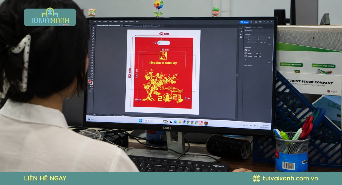 Đội ngũ thiết kế lên ý tưởng cho mẫu túi Khatoco